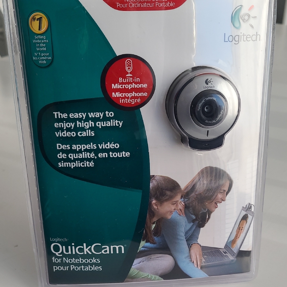 Logitech QuickCam for Notebooks - Silver and Black